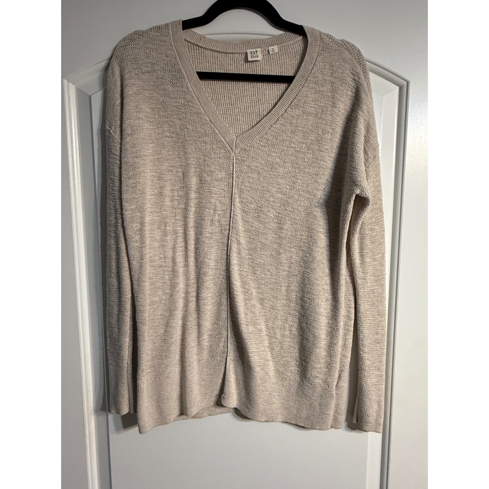 Gap V-Neck Sweater Medium Beige Center Seam Knit Pullover Neutral Basic Relaxed